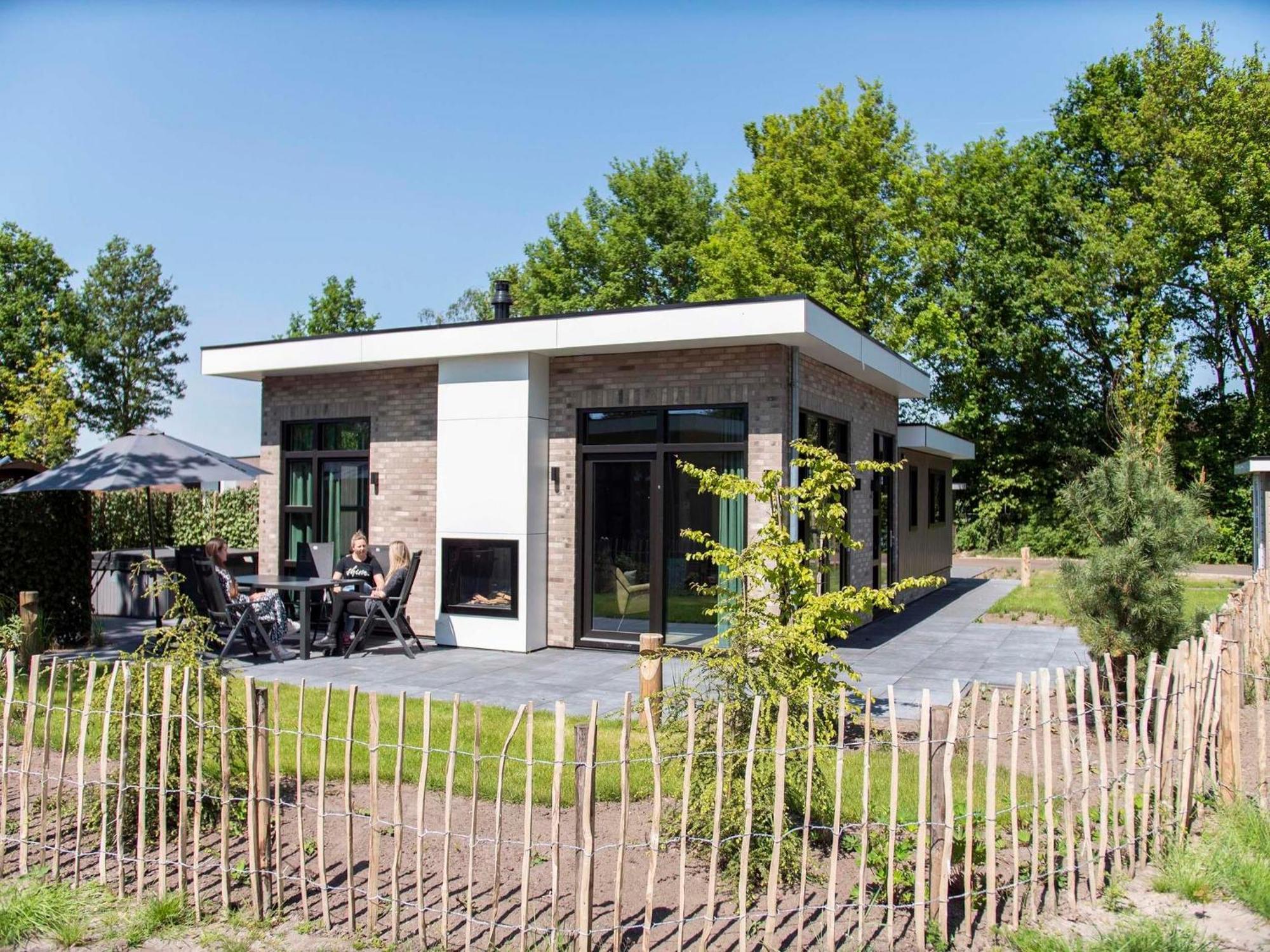 Topparken - Residence De Leuvert Cromvoirt Ruang foto